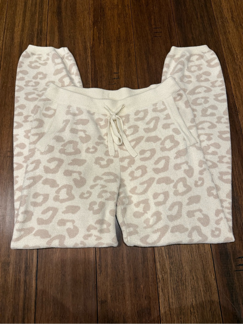 Barefoot Dreams Cream and Blush Leopard-Print Knit Joggers